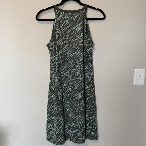 Patagonia Tropical Green Dress Built In Bra Support Womens Small EUC Vacation - Picture 7 of 9
